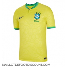 Maillot de football Réplique Brésil Domicile Mondial 2022 Manche Courte