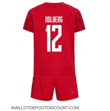 Maillot de football Réplique Danemark Kasper Dolberg #12 Domicile Enfant Mondial 2022 Manche Courte (+ Pantalon court)