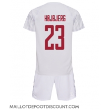 Maillot de football Réplique Danemark Pierre-Emile Hojbjerg #23 Extérieur Enfant Mondial 2022 Manche Courte (+ Pantalon court)