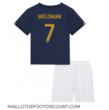 Maillot de football Réplique France Antoine Griezmann #7 Domicile Enfant Mondial 2022 Manche Courte (+ Pantalon court)