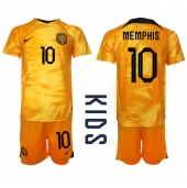 Maillot de football Réplique Pays-Bas Memphis Depay #10 Domicile Enfant Mondial 2022 Manche Courte (+ Pantalon court)
