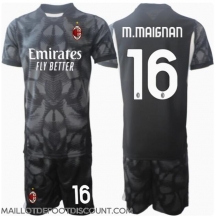 Maillot de football Réplique AC Milan Mike Maignan #16 Gardien de but Domicile Enfant 2024-25 Manche Courte (+ Pantalon court)