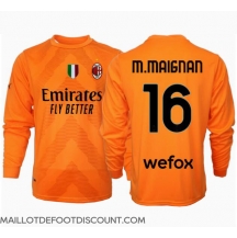 Maillot de football Réplique AC Milan Mike Maignan #16 Gardien de but Extérieur 2024-25 Manche Longue