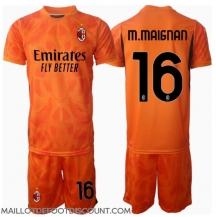 Maillot de football Réplique AC Milan Mike Maignan #16 Gardien de but Extérieur Enfant 2024-25 Manche Courte (+ Pantalon court)