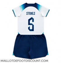 Maillot de football Réplique Angleterre John Stones #5 Domicile Enfant Mondial 2022 Manche Courte (+ Pantalon court)