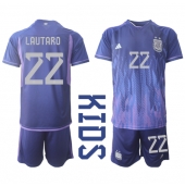 Maillot de football Réplique Argentine Lautaro Martinez #22 Extérieur Enfant Mondial 2022 Manche Courte (+ Pantalon court)