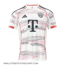 Maillot de football Réplique Bayern Munich Extérieur 2025-26 Manche Courte