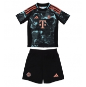 Maillot de football Réplique Bayern Munich Extérieur Enfant 2024-25 Manche Courte (+ Pantalon court)