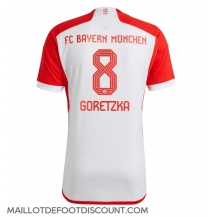 Maillot de football Réplique Bayern Munich Leon Goretzka #8 Domicile 2023-24 Manche Courte