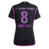Maillot de football Réplique Bayern Munich Leon Goretzka #8 Extérieur Femme 2023-24 Manche Courte