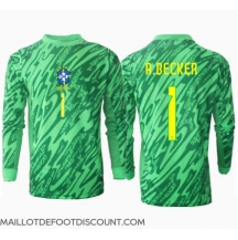 Maillot de football Réplique Brésil Alisson Becker #1 Gardien de but Domicile Copa America 2024 Manche Longue