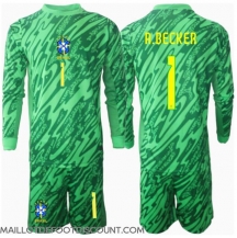 Maillot de football Réplique Brésil Alisson Becker #1 Gardien de but Domicile Enfant Copa America 2024 Manche Longue (+ Pantalon court)