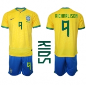 Maillot de football Réplique Brésil Richarlison #9 Domicile Enfant Mondial 2022 Manche Courte (+ Pantalon court)