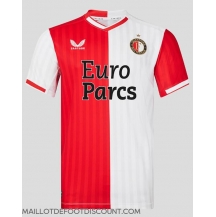 Maillot de football Réplique Feyenoord Domicile 2023-24 Manche Courte