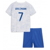 Maillot de football Réplique France Antoine Griezmann #7 Extérieur Enfant Mondial 2022 Manche Courte (+ Pantalon court)