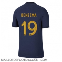 Maillot de football Réplique France Karim Benzema #19 Domicile Mondial 2022 Manche Courte
