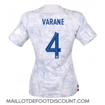 Maillot de football Réplique France Raphael Varane #4 Extérieur Femme Mondial 2022 Manche Courte