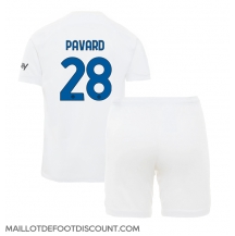 Maillot de football Réplique Inter Milan Benjamin Pavard #28 Extérieur Enfant 2023-24 Manche Courte (+ Pantalon court)