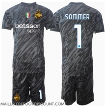 Maillot de football Réplique Inter Milan Yann Sommer #1 Gardien de but Troisième Enfant 2024-25 Manche Courte (+ Pantalon court)