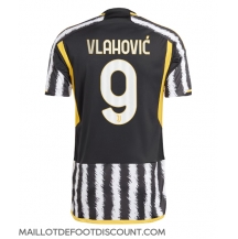 Maillot de football Réplique Juventus Dusan Vlahovic #9 Domicile 2023-24 Manche Courte