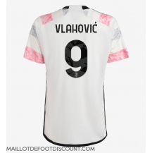 Maillot de football Réplique Juventus Dusan Vlahovic #9 Extérieur 2023-24 Manche Courte