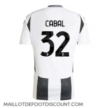Maillot de football Réplique Juventus Juan Cabal #32 Domicile 2024-25 Manche Courte