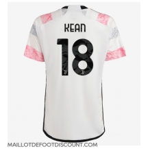 Maillot de football Réplique Juventus Moise Kean #18 Extérieur 2023-24 Manche Courte