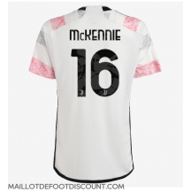 Maillot de football Réplique Juventus Weston McKennie #16 Extérieur 2023-24 Manche Courte