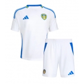 Maillot de football Réplique Leeds United Domicile Enfant 2024-25 Manche Courte (+ Pantalon court)