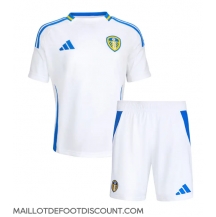 Maillot de football Réplique Leeds United Domicile Enfant 2024-25 Manche Courte (+ Pantalon court)