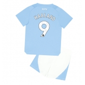 Maillot de football Réplique Manchester City Erling Haaland #9 Domicile Enfant 2023-24 Manche Courte (+ Pantalon court)