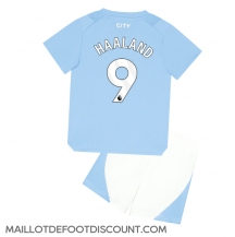Maillot de football Réplique Manchester City Erling Haaland #9 Domicile Enfant 2023-24 Manche Courte (+ Pantalon court)