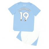 Maillot de football Réplique Manchester City Julian Alvarez #19 Domicile Enfant 2023-24 Manche Courte (+ Pantalon court)