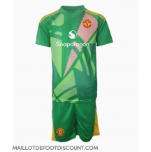 Maillot de football Réplique Manchester United Gardien de but Troisième Enfant 2024-25 Manche Courte (+ Pantalon court)