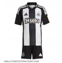 Maillot de football Réplique Newcastle United Domicile Enfant 2024-25 Manche Courte (+ Pantalon court)
