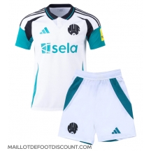 Maillot de football Réplique Newcastle United Troisième Enfant 2024-25 Manche Courte (+ Pantalon court)