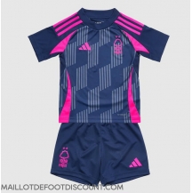 Maillot de football Réplique Nottingham Forest Extérieur Enfant 2024-25 Manche Courte (+ Pantalon court)