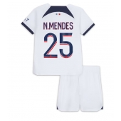 Maillot de football Réplique Paris Saint-Germain Nuno Mendes #25 Extérieur Enfant 2023-24 Manche Courte (+ Pantalon court)