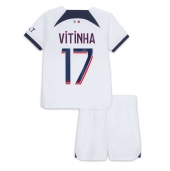 Maillot de football Réplique Paris Saint-Germain Vitinha Ferreira #17 Extérieur Enfant 2023-24 Manche Courte (+ Pantalon court)