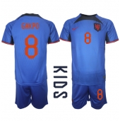 Maillot de football Réplique Pays-Bas Cody Gakpo #8 Extérieur Enfant Mondial 2022 Manche Courte (+ Pantalon court)