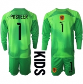 Maillot de football Réplique Pays-Bas Remko Pasveer #1 Gardien de but Domicile Enfant Mondial 2022 Manche Longue (+ Pantalon court)
