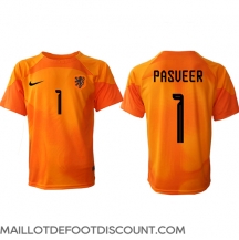 Maillot de football Réplique Pays-Bas Remko Pasveer #1 Gardien de but Extérieur Mondial 2022 Manche Courte