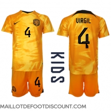 Maillot de football Réplique Pays-Bas Virgil van Dijk #4 Domicile Enfant Mondial 2022 Manche Courte (+ Pantalon court)