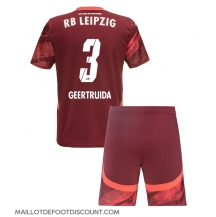 Maillot de football Réplique RB Leipzig Lutsharel Geertruida #3 Extérieur Enfant 2024-25 Manche Courte (+ Pantalon court)
