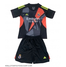 Maillot de football Réplique Real Madrid Gardien de but Extérieur Enfant 2024-25 Manche Courte (+ Pantalon court)