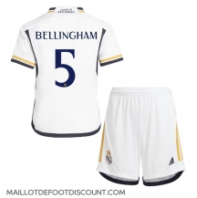 Maillot de football Réplique Real Madrid Jude Bellingham #5 Domicile Enfant 2023-24 Manche Courte (+ Pantalon court)