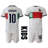 Maillot de football Réplique le Portugal Bernardo Silva #10 Extérieur Enfant Mondial 2022 Manche Courte (+ Pantalon court)