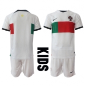 Maillot de football Réplique le Portugal Extérieur Enfant Mondial 2022 Manche Courte (+ Pantalon court)